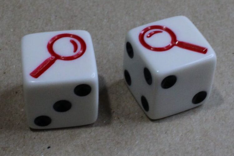 CLUE DICE MAGNIFYING GLASS